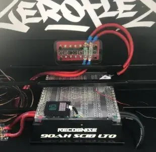 Car audio amplifier system with cables and power module