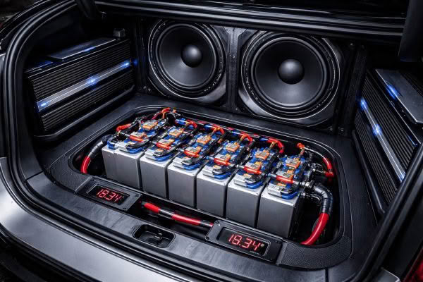 High power car audio system with batteries