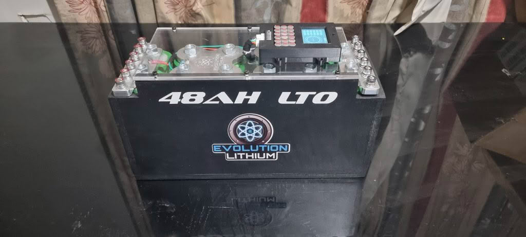 48Ah LTO lithium battery with display and terminals