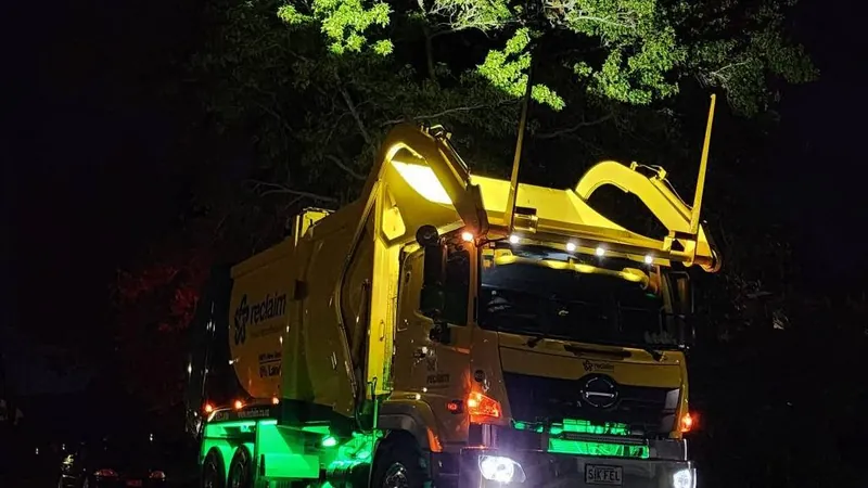 Garbage truck using a 45Ah SCiB LTO battery bank with DC-DC charging