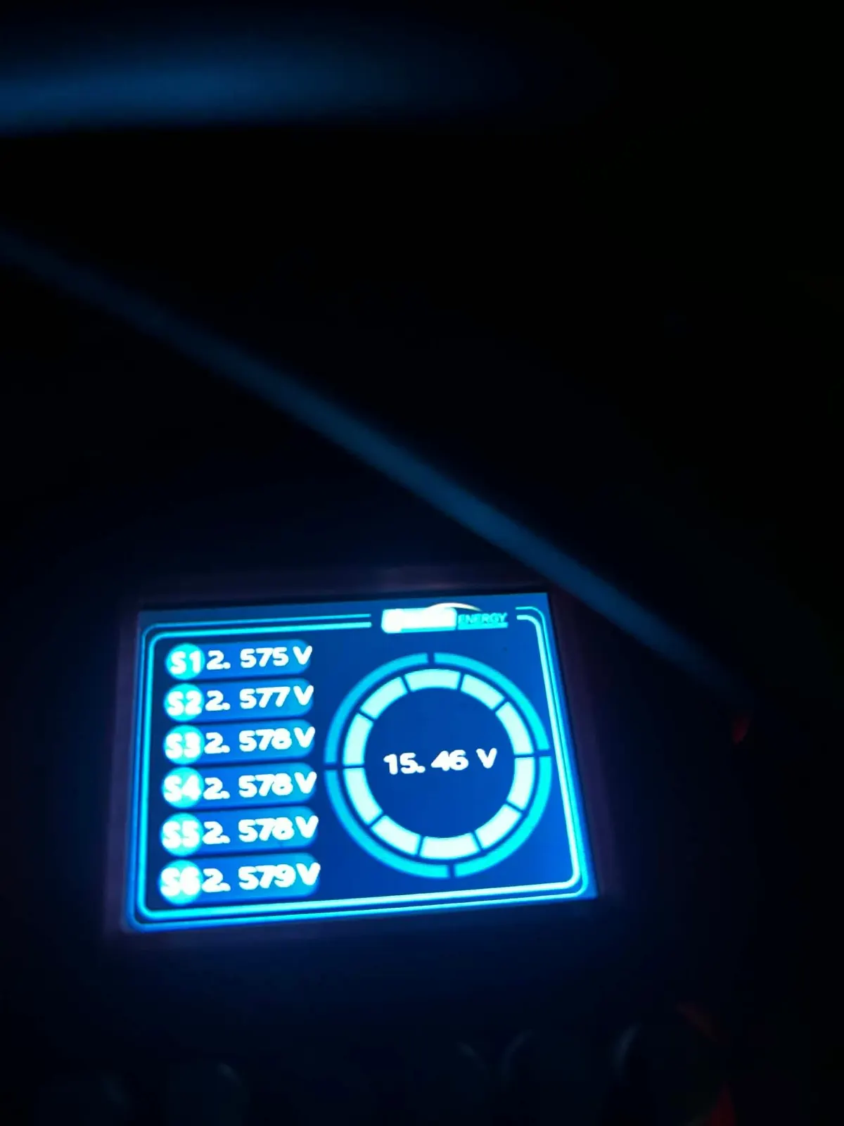 Per-cell voltage monitor showing the six-cell SCiB LTO bank voltage